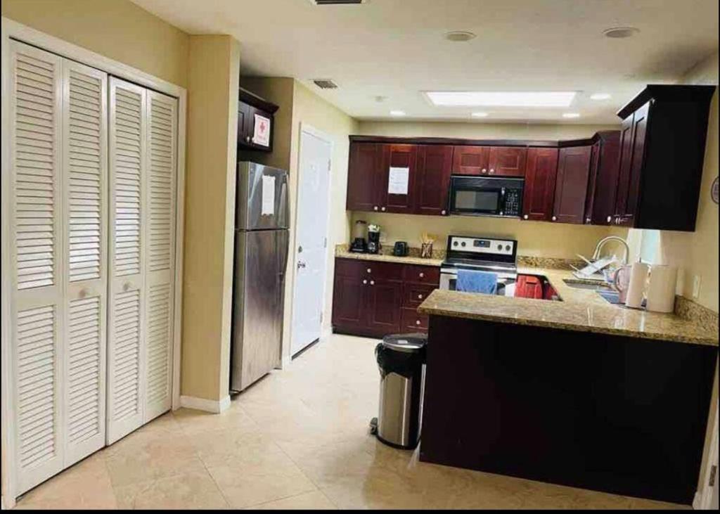 Tutul House Apartment Tampa Exterior photo